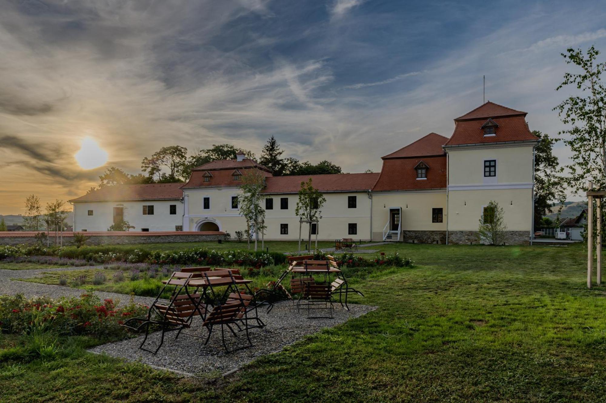 Ugron Castle Fiatfalva Cristuru Secuiesc Luaran gambar