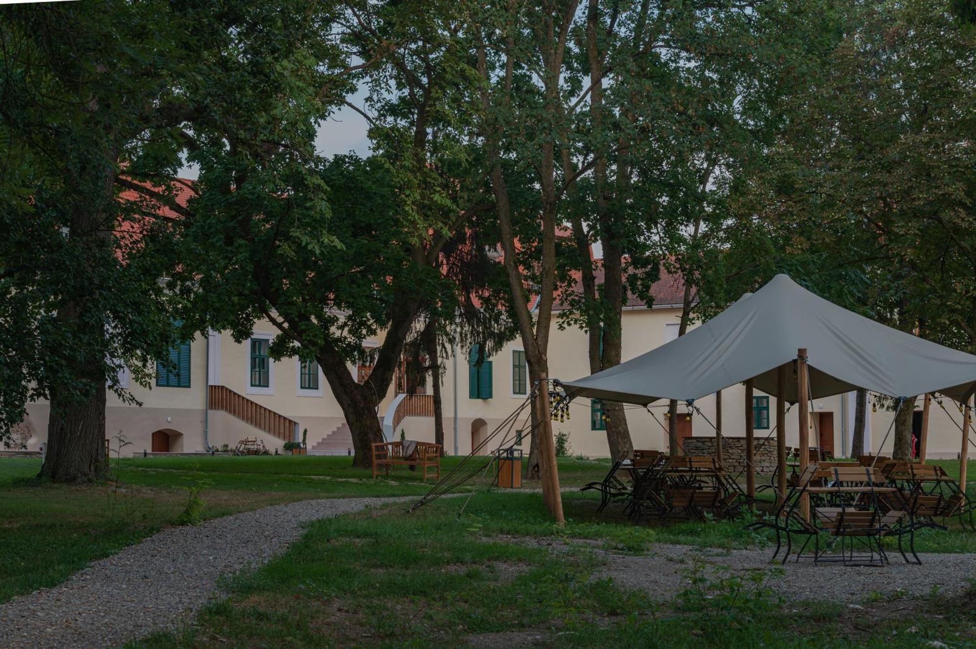 Ugron Castle Fiatfalva Cristuru Secuiesc Luaran gambar