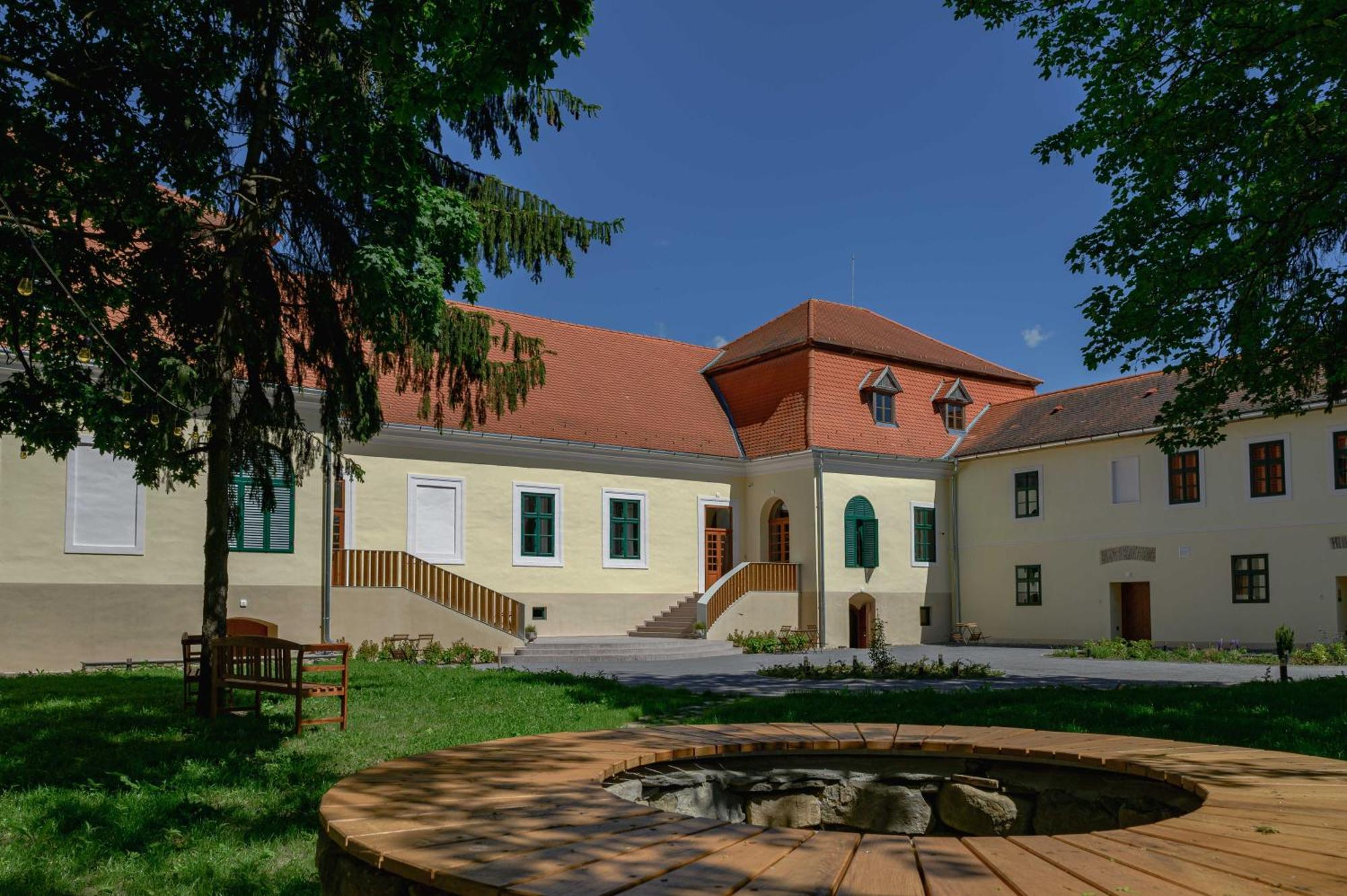 Ugron Castle Fiatfalva Cristuru Secuiesc Luaran gambar